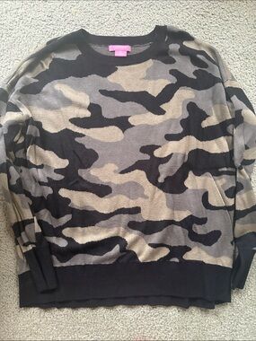 Women’s camouflage crewneck sweater